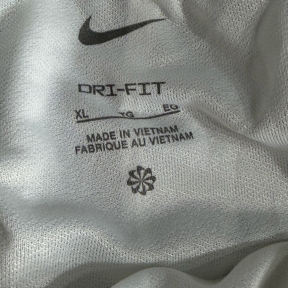 Nike‎ White Tennis Skort with Subtle Grey Swoosh